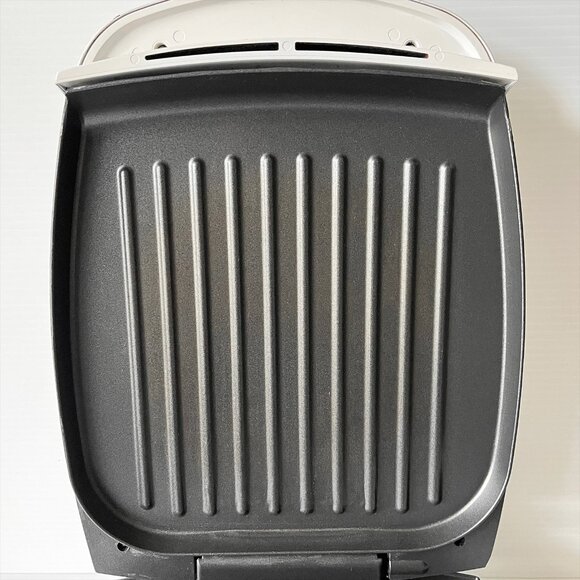 George Foreman Lean Mean Fat Grilling Machine Extra Family Size GR26VT White - Picture 4 of 8